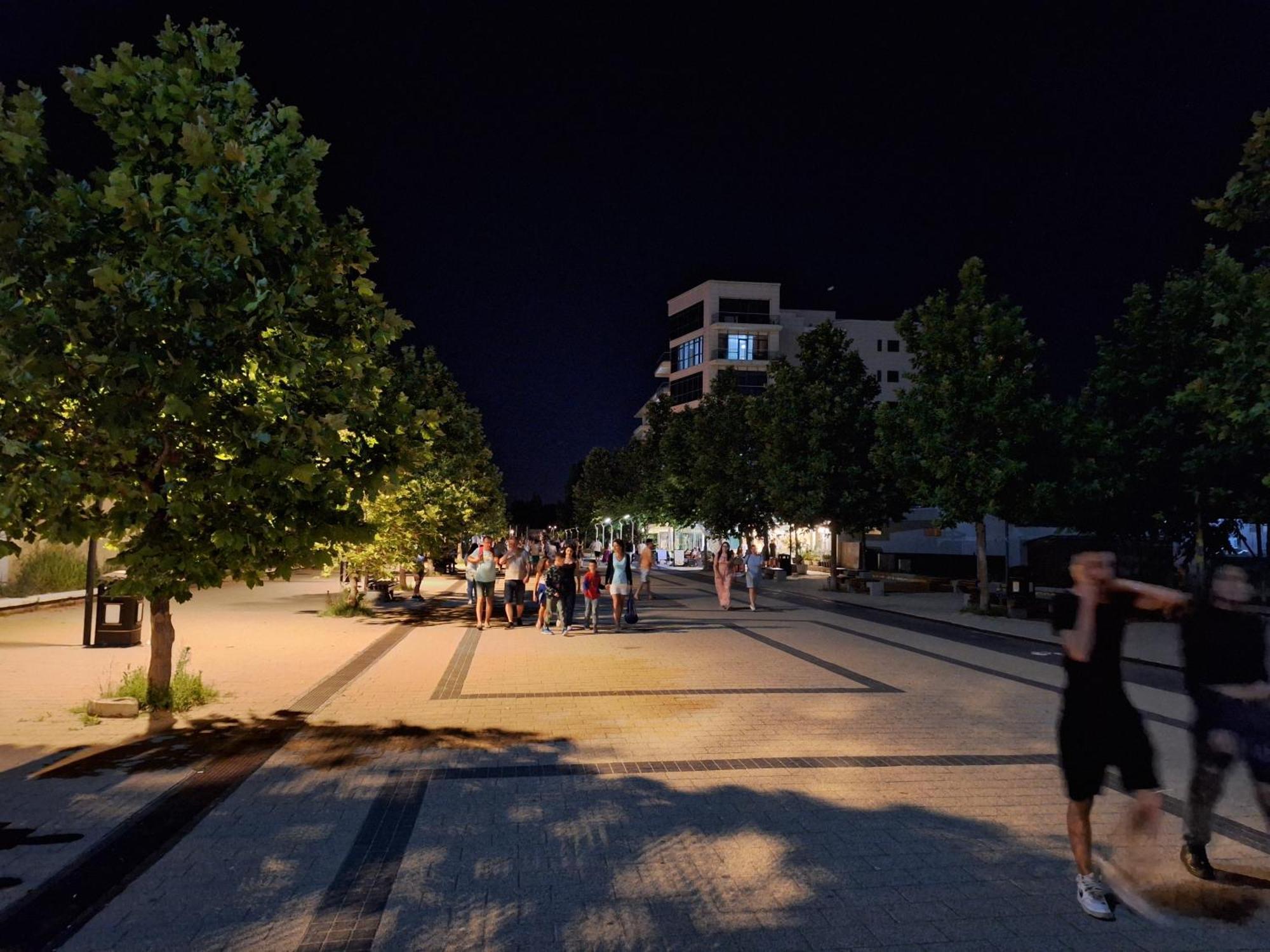 Elysse Sunrise Apartment Mamaia Exterior photo