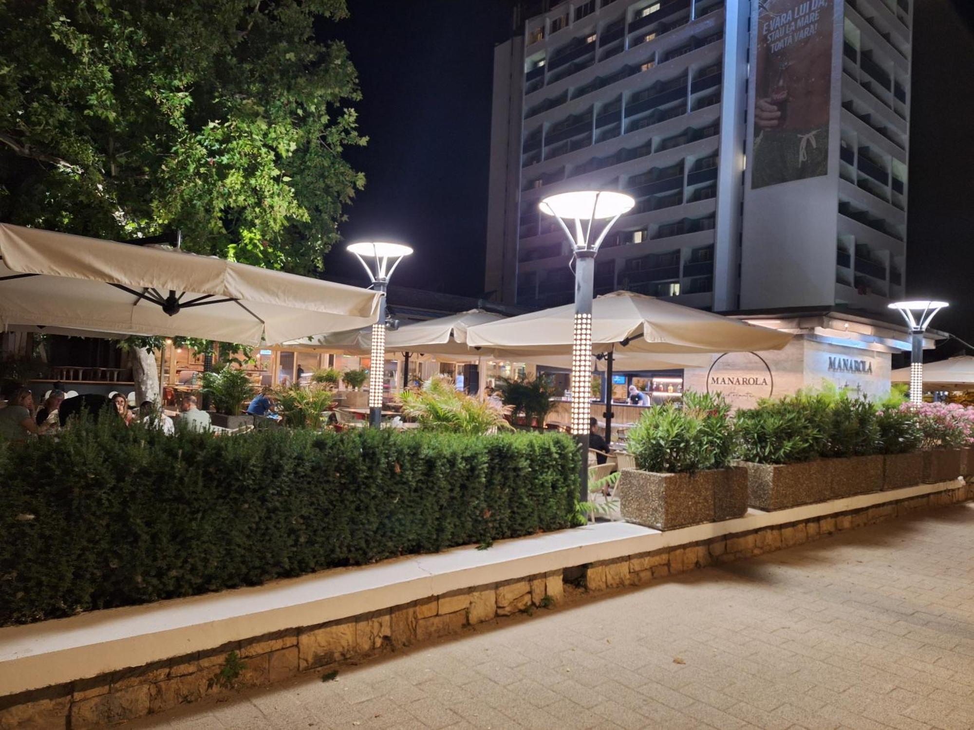 Elysse Sunrise Apartment Mamaia Exterior photo