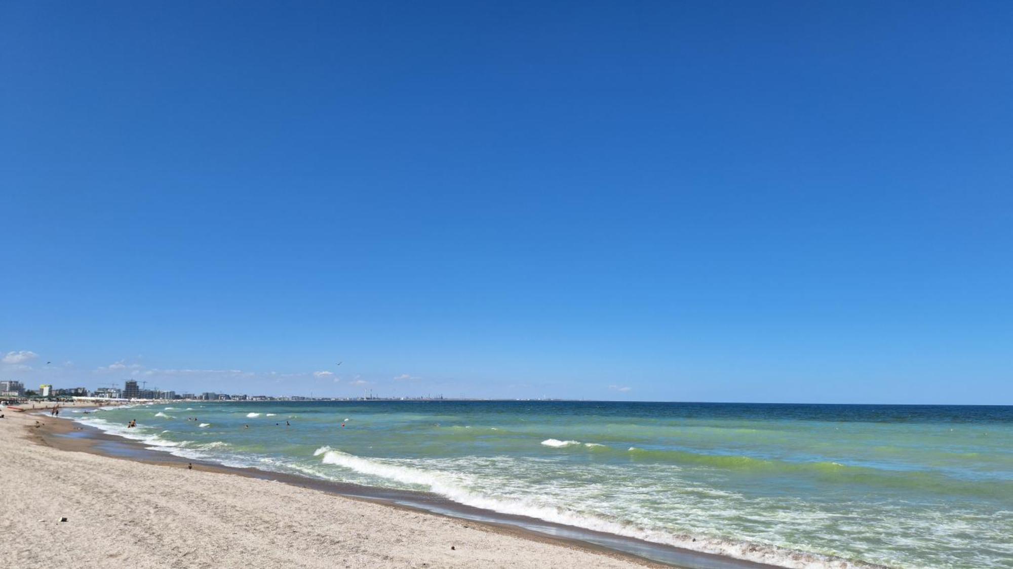 Elysse Sunrise Apartment Mamaia Exterior photo